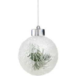 Boule de Noël avec branche à l’intérieur